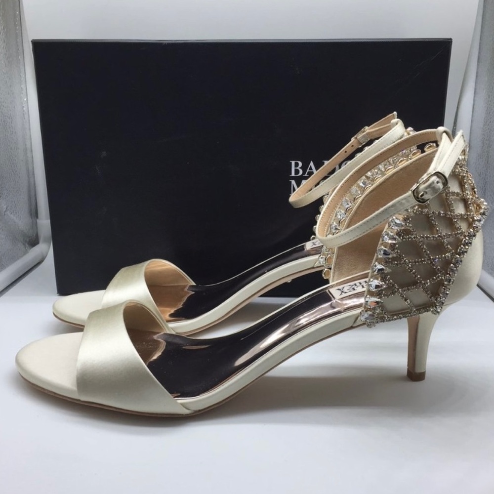 Badgley Mischka Adora Ivory Kitten Heel Pumps